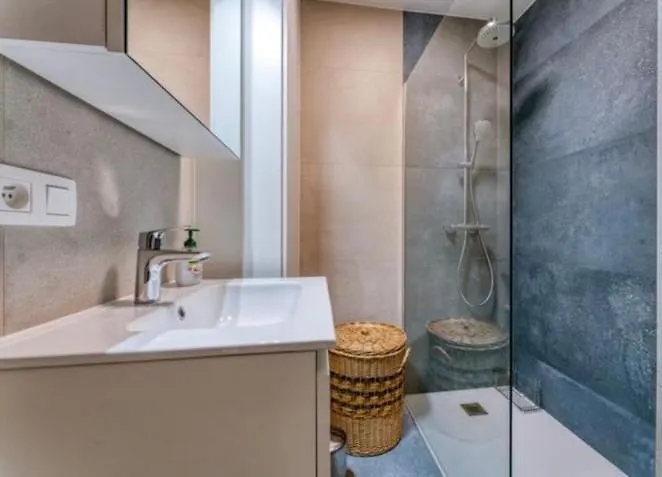 Zeevonk Panoramic Sea View Apartment Wenduine